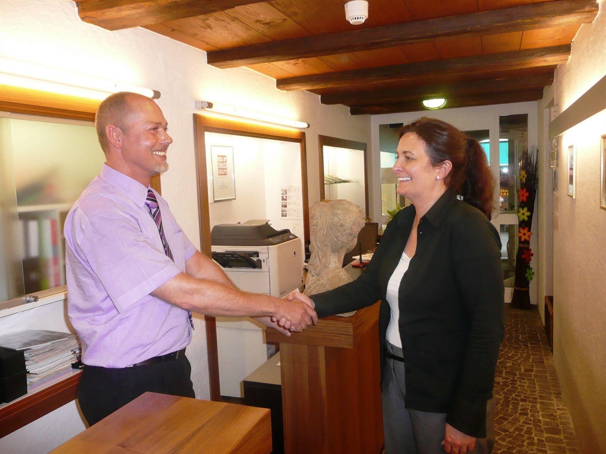 Zunfthaus Zu Wirthen Hotel Solothurn Luaran gambar